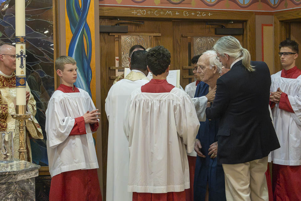 2026-StMary-EasterVigil (54 of 215).jpg